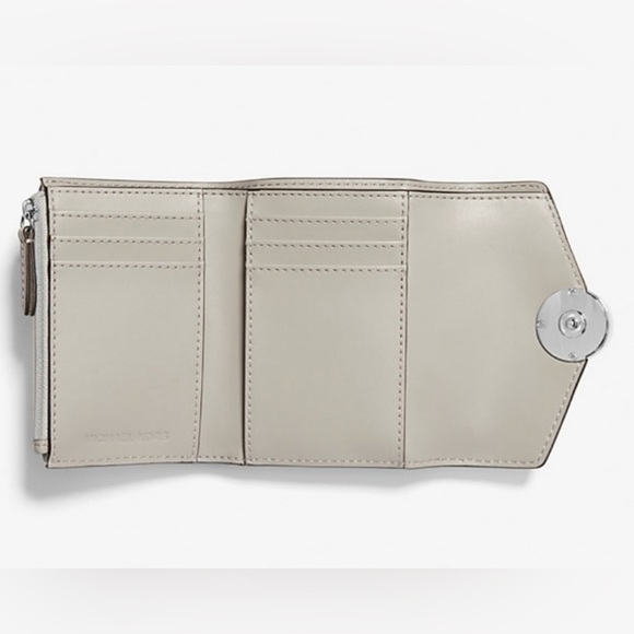 🔥NWT- Micheal Kors Carmen Medium Metallic Crocodile Embossed Tri-Fold Wallet🔥 - Picture 6 of 13